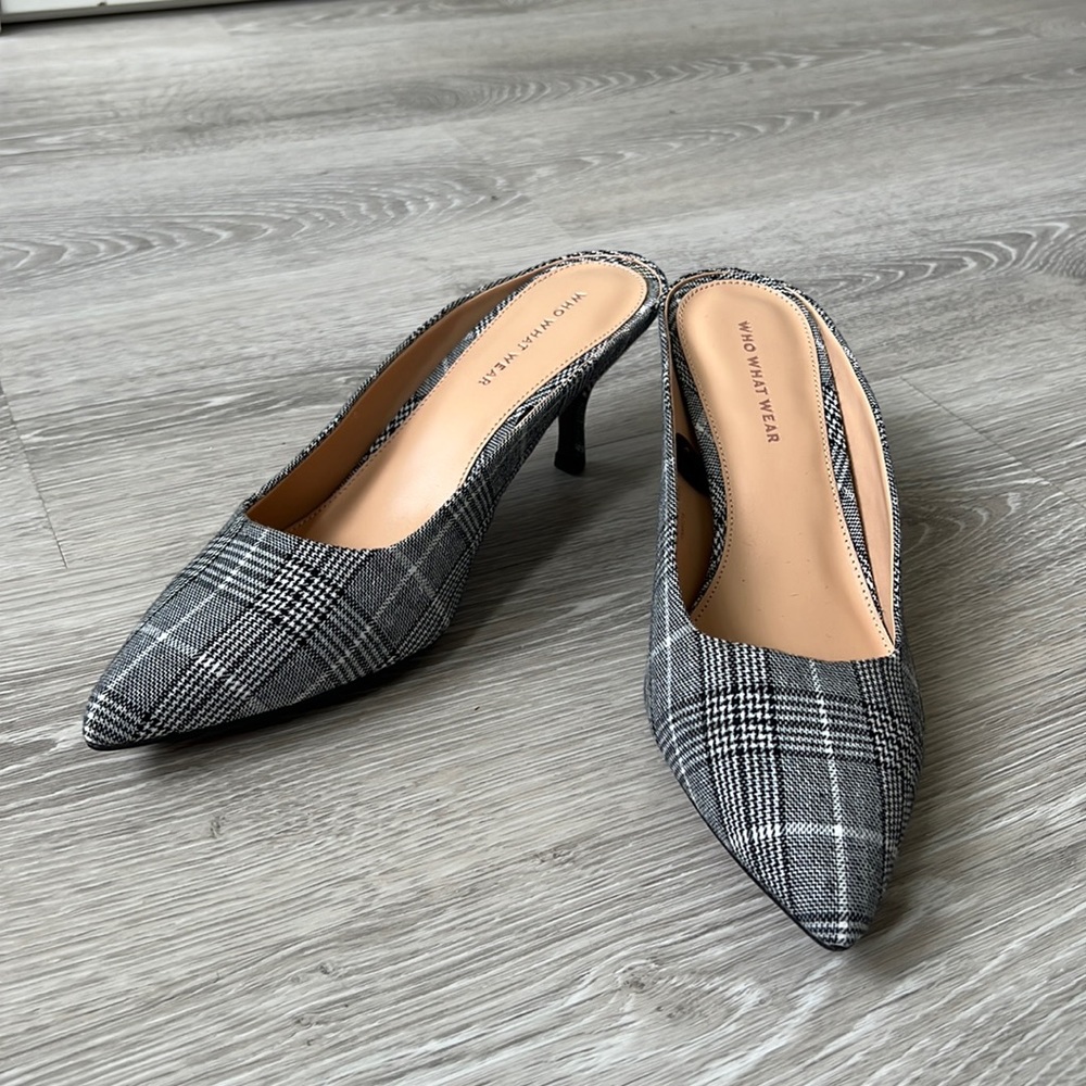 Kitten heel shoes
